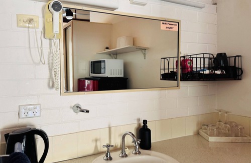 Long Jetty Hotel | Affordable, Clean & Convenient – Jetty Motel The Entrance