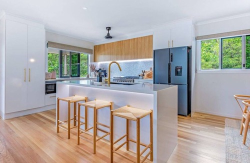 Jubilee Pocket House | Airlie Abode