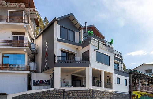 Mussoorie Villa | Alaya Stays Evara Serene Pet-friendly 4-BHK Hill Retreat With Balcony, Fireplace & Scenic Views