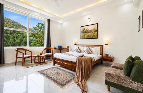 Kuthar Villa | Alaya Stays Gable Pine 5 BHK Cottage with Plunge Pool amid Mountains