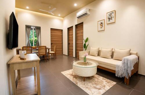 Karjat Hotel | Alaya Stays The Crescent Palm