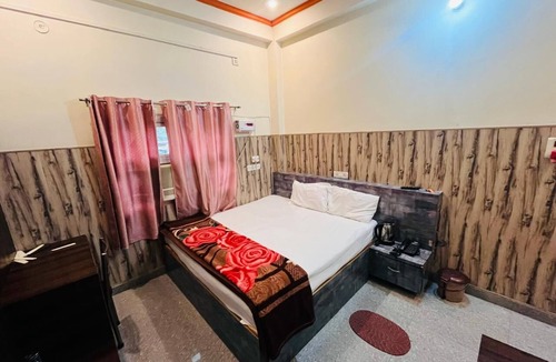 Varanasi Hotel | Aman Hotel