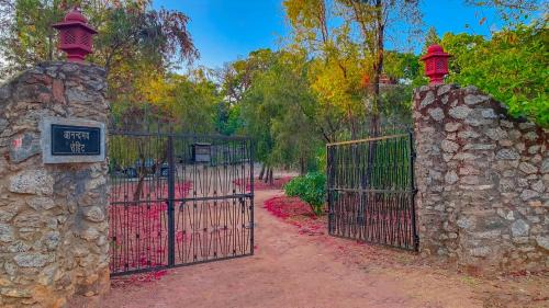 Abu Road House | Anandmai Rohet House Mount Abu