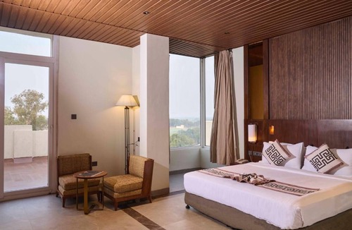 Jaunpur Hotel | Ananta Express Jaunpur