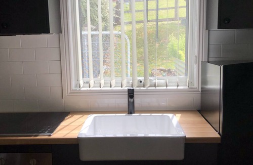Mole Creek Apartment | Apartment 1 Self-contained, King bed, double shower, mountain views, wood burner