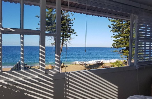 Narrabeen Apartment | Apartment 6 - The Coachhouse