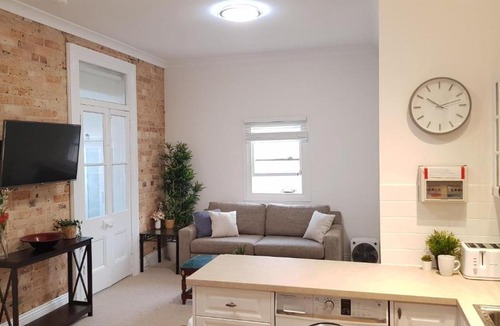 Narrabeen Apartment | Apartment 8 - The Coachhouse