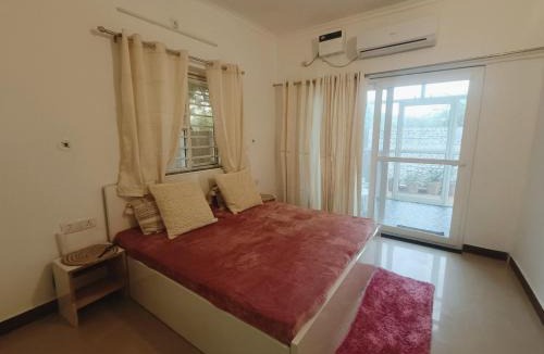 Govardhan Apartment | Apartment with Giriraj View I On Parikrama Marg I Near Daan Ghati & ISKCON