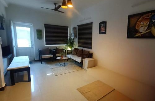 Govardhan Apartment | Apartment with Giriraj View I On Parikrama Marg I Near Daan Ghati & ISKCON