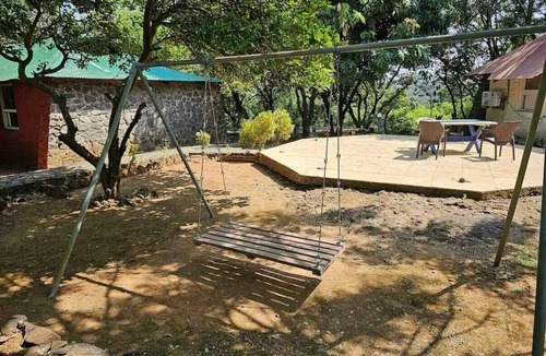 Lonavala Cottage | Aqua Cabin Pool-Fast Wifi-Nature Retreat