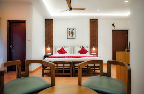 Pallivasal Hotel | Aroma Hills Resort