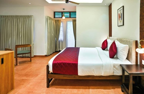 Pallivasal Hotel | Aroma Hills Resort