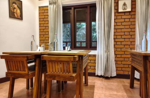 Pallivasal Hotel | Aroma Hills Resort Munnar
