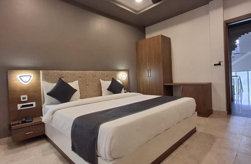 Udaipur District Hotel | Aura By Arihant Countryside Retreat