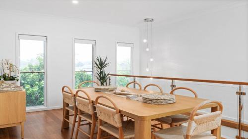 Avoca Beach House | Avoca Beach - The Round Drive
