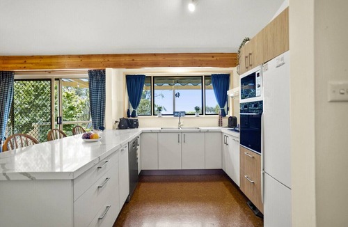 Wentworth Falls House | Azimuth – Family Retreat with Sauna, Garden & Scenic Views
