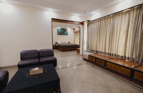Dadar East Apartment | Bachis Nest Luxury 5BHK Villa with lawn and terrace