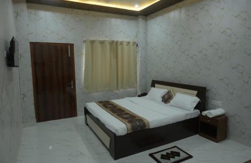 Varanasi Hotel | Banaras Blossom Resort
