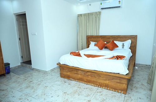 Bengaluru Hotel | Banaras Rooms