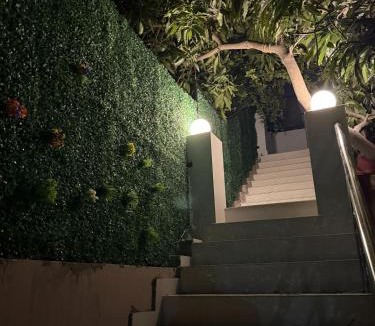 Indira Nagar Apartment | Batohi Inn