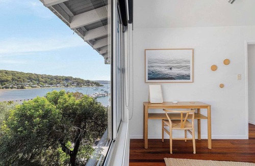 Killcare House | Bay Views. Fire Pit. Sleeps 8