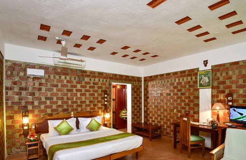 Thiruvananthapuram Resort | Beach and Lake Ayurvedic Resort