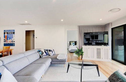 Balnarring House | Beaches, Paddocks & Village