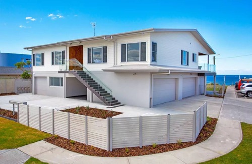 Warilla Apartment | Beachfront Holiday Studio with Garden
