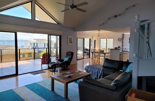 Long Beach House | Beachfront pet friendly home. Views, location, comfort, relax!