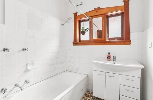 Coogee Apartment | Beachside abode - 150m to beach