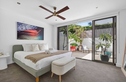 Maroubra Apartment | Beachside Maroubra With Parking & Balcony - New