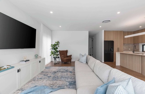 Huskisson House | Beachside on Beecroft