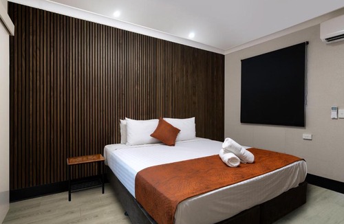Katherine Hotel | Beagle Hotel