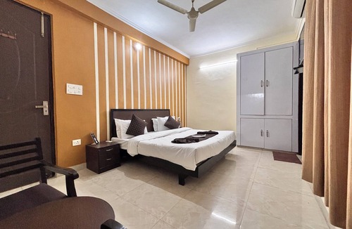 Rishikesh Hotel | Beautiful 1-bedroom hotel with AC in peaceful Rishikesh