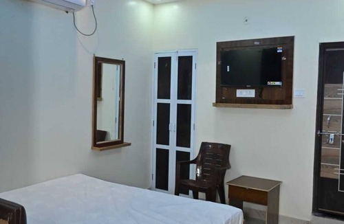 Varanasi Resort | Bholashankara Vasavi Annapurna Satram