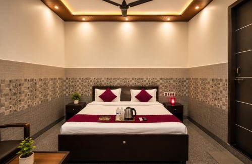 Ayodhya Hotel | Bholenath Guest House 500 Mitter From Shree Ram Manidr