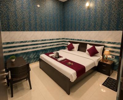 Ayodhya Hotel | Bholenath Guest House 500 Mitter From Shree Ram Manidr
