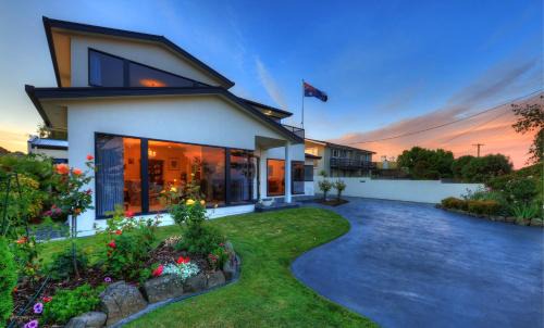 Devonport Apartment | Birchwood on the River - Devonport, Tasmania - Self-Contained and Self-Catering Accommodation
