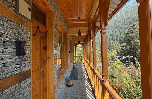 Ghiyagi Hotel | Blue Sky Home Jibhi