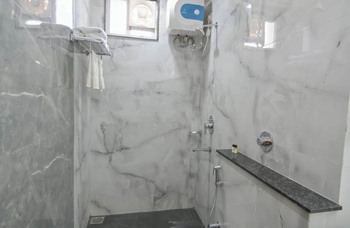 Raipur Hotel | Blueberry Inn