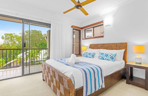 Trinity Beach Apartment | Bluewater Duo - Lagoon Views & Pool by Trinity Beach