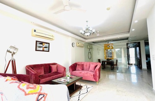Green Park Apartment | BluO 3BHK Safdarjung Enclave, Lift & Terrace Garden