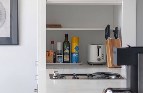 Bondi Beach Apartment | Bondi Beach Escape, Steps to Sand & Cafe