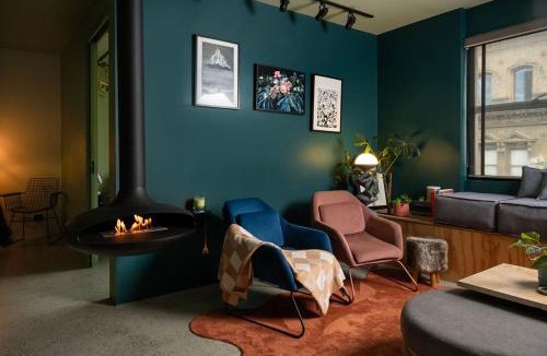 Collingwood Apartment | BONNE SOIREE ON SMITH - Architectural 2Bed Conversion with Parking