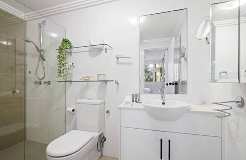 Narrabeen Apartment | Bright 2-Bed Apartment Near Narrabeen Beach
