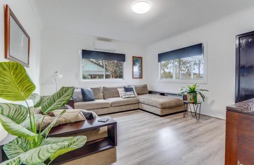 Thirlmere House | Bright and airy cosy cottage, close to town