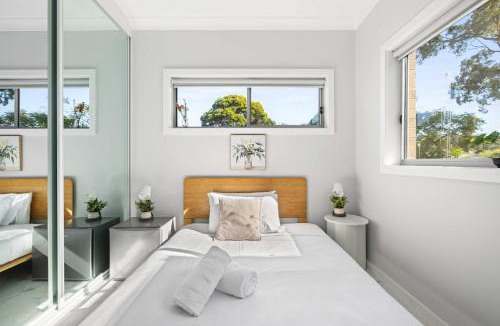 Ryde House | Bright Detached Double Room - Near Top Ryde City Shared Amenities