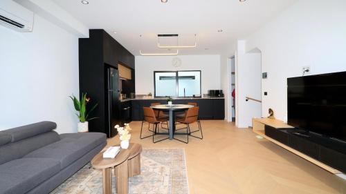 Maidstone House | Bright modern townhouse in a convenient location