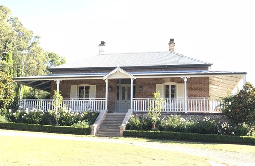 Bowral House | Bunya House, circa 1890, walk to Bowral