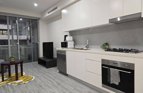 Camperdown Apartment | Camperdown one 05 Close to bus stop and SYD CBD